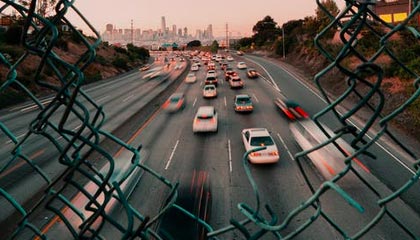 比特币暴涨突破60000美元，造成比特币一直暴涨的原因是什么？