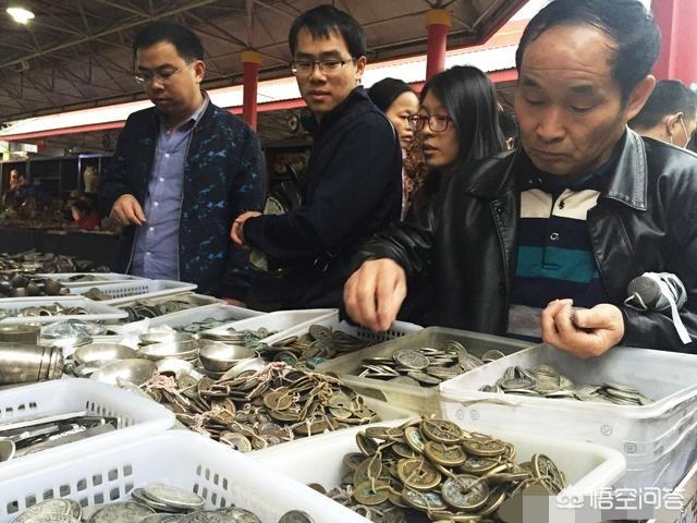 网上说“双旗币二十文价值一二百万”<strong></p>
<p>新疆币</strong>，是真的吗？
