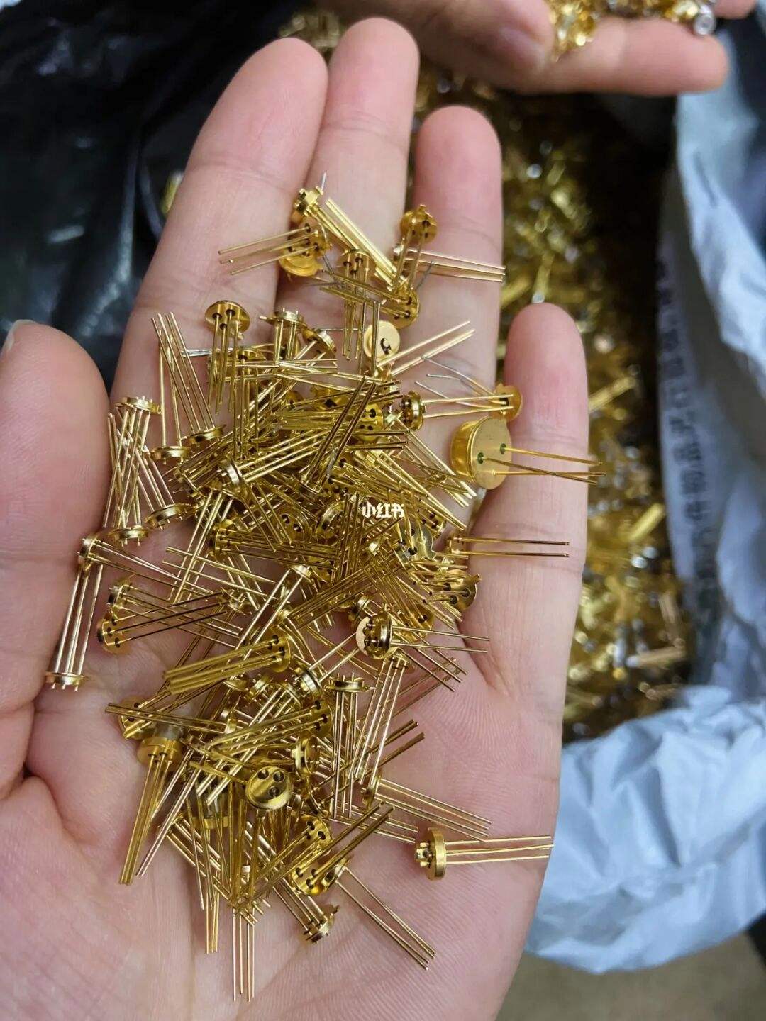 可回收贵金属(可回收贵金属废料)